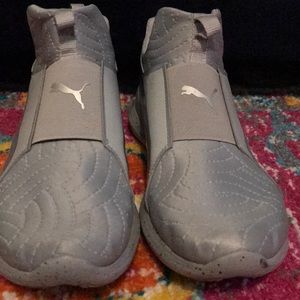 Puma slide on tennis shoes